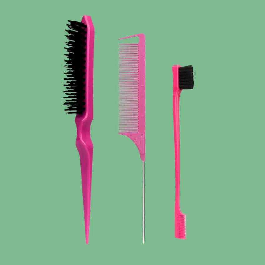 ENSEMBLE DE PEIGNES DE COIFFURE